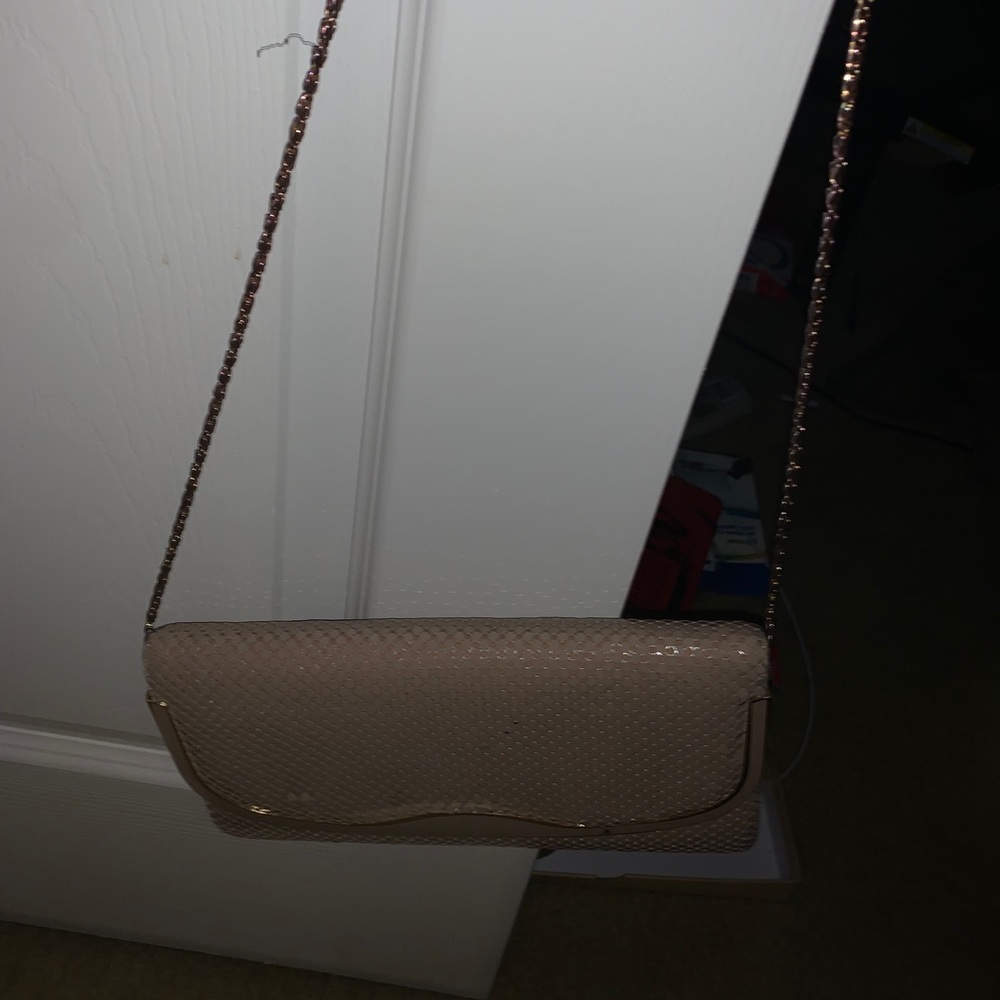 Wristlet purse